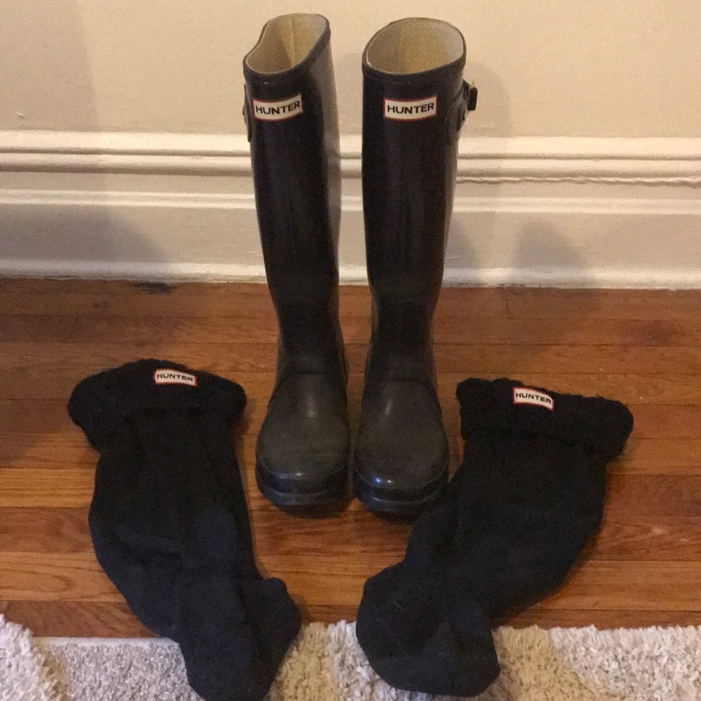 Hunter Tall Glossy Rainboots Size 6 Plus Socks